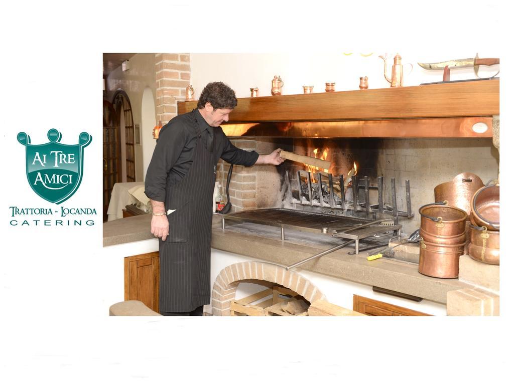 Trattoria Locanda Ai Tre Amici Mortegliano Exterior photo